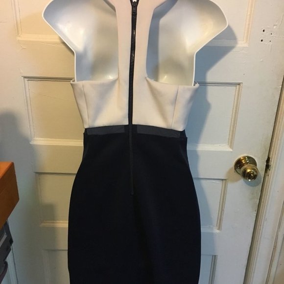 GUESS two-toned Dress Size  XS - Picture 3 of 4